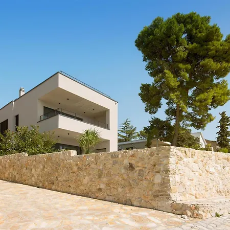 Pinea Holiday home *