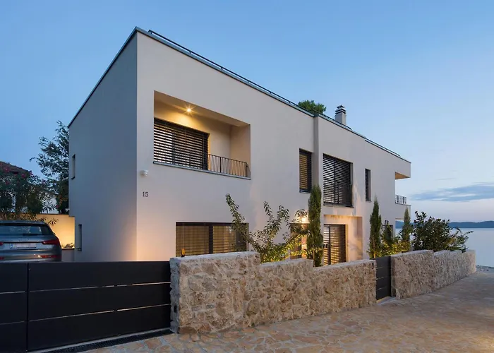 Pinea Vikendica Petrcane